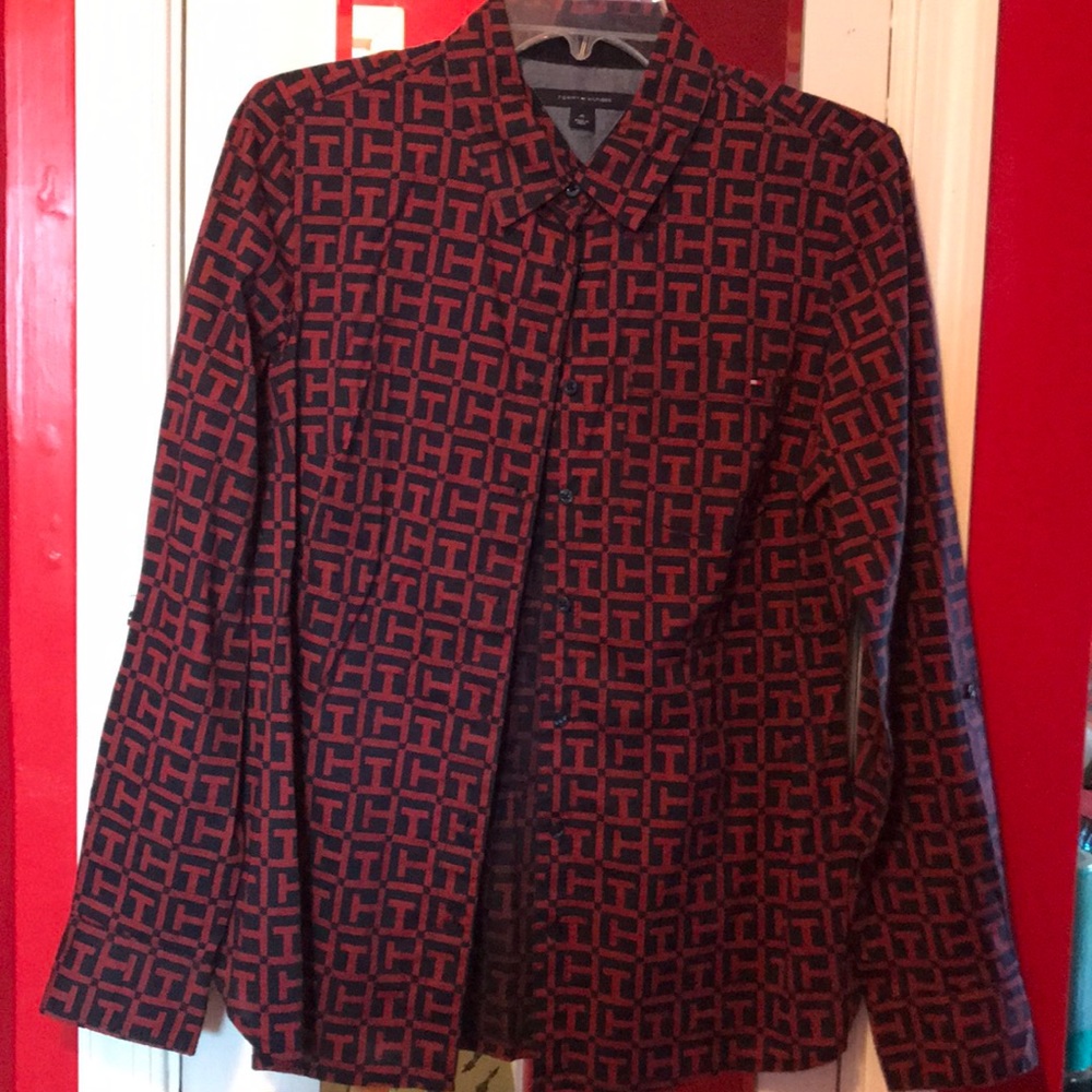 🌺Red and Blue Tommy Hilfiger shirt🌺